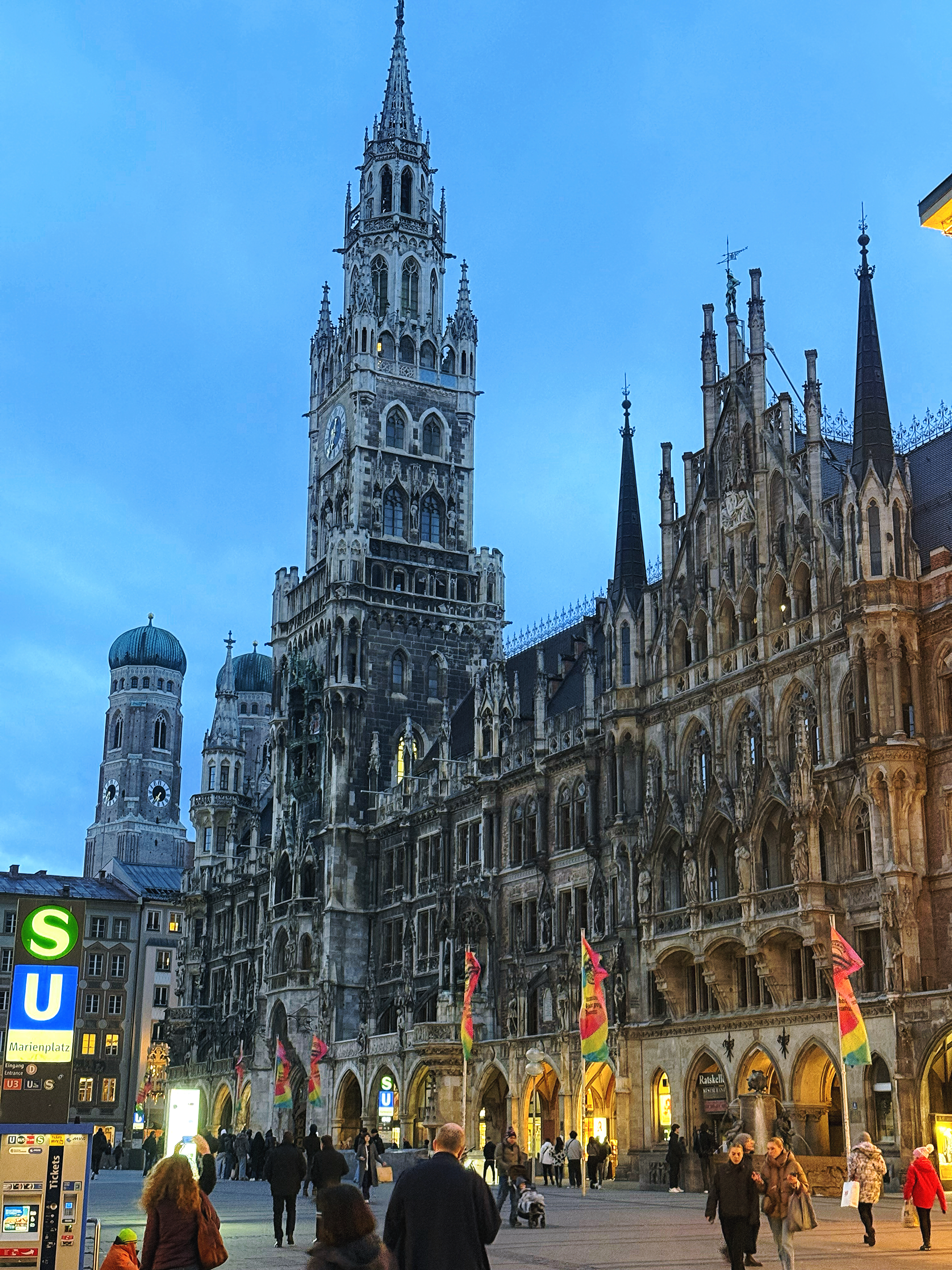 Marienplatz in Munich at dusk